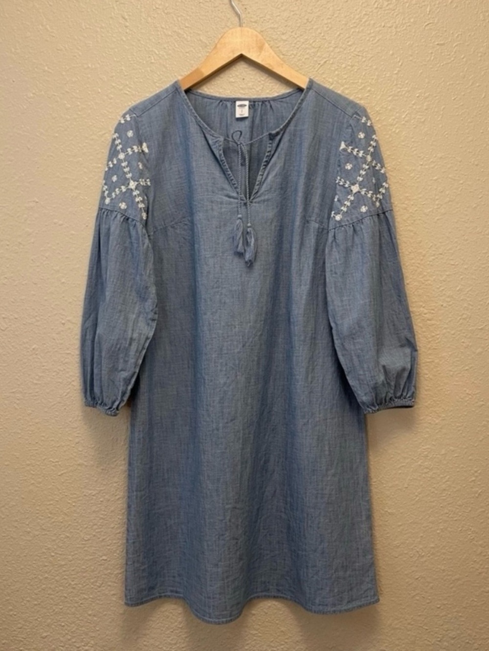 Old Navy Embroidered Long Sleeve Boho Blue Denim A-Line Split Neck Shift Dress S - Picture 3 of 13
